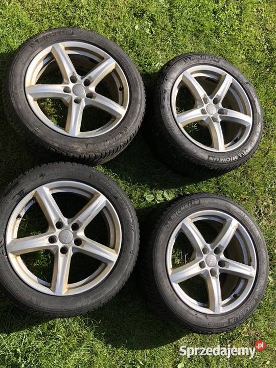 Felgi aluminiowe Audi R17 z oponami zimowymi Tuchów
