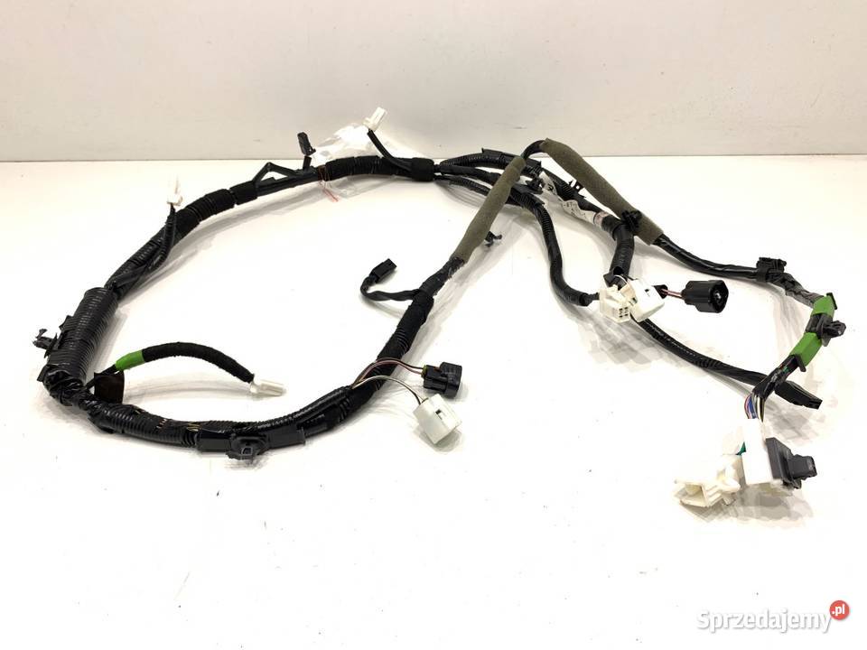 WIĄZKA KLAPY MAZDA CX5 KA0G67060A 20 165 1117 osobowe sprzedam