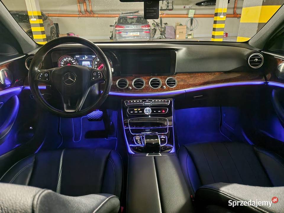 MercedesBenz W213 E300 AMG LINE Rok produkcji 2017 Warszawa