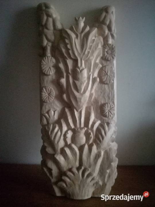 Rzeźba pod tytułem zimowy kwiat Brzozowica Duża