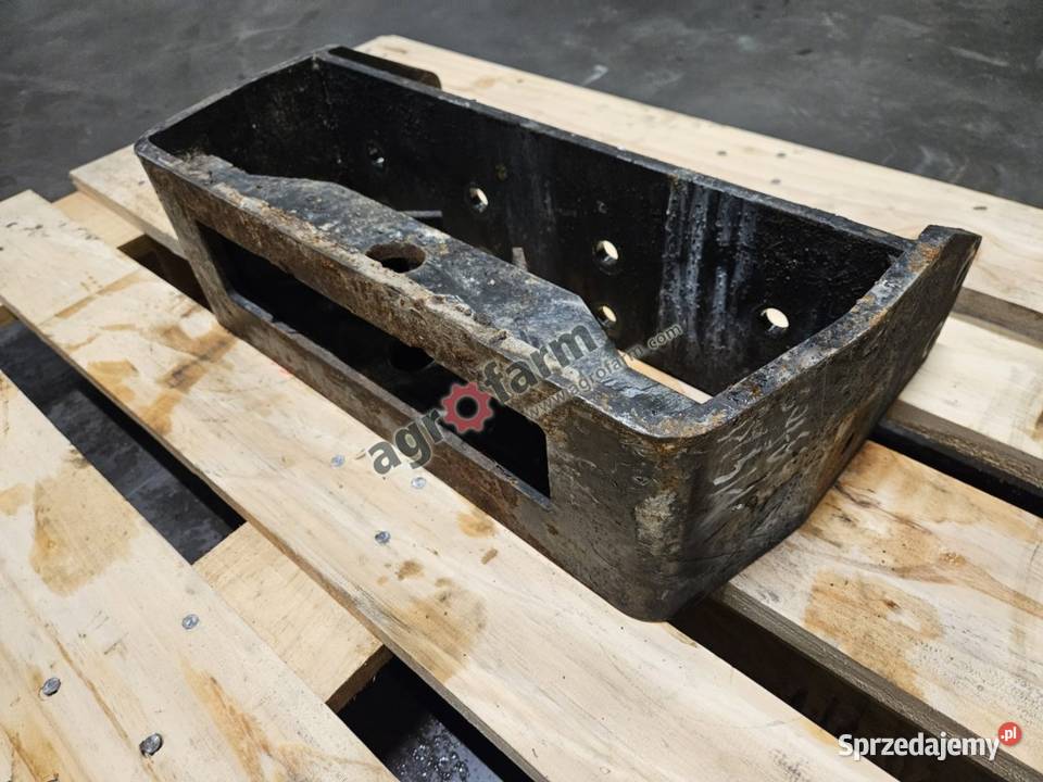 Wspornik Massey Ferguson 3330 3425 Byków