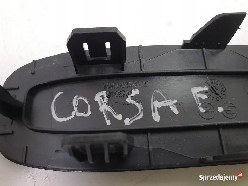 Opel Corsa F ZAŚLEPKA MASKOWNICA 9829803280 Rudka