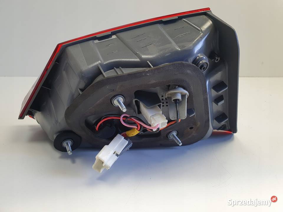 LAMPA PRAWA Hyundai i40 Kombi TYLNA prawy tył Rudka