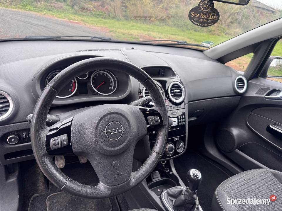 Opel Corsa D 12 benzyna bogate wyposażenie manualna Corsa