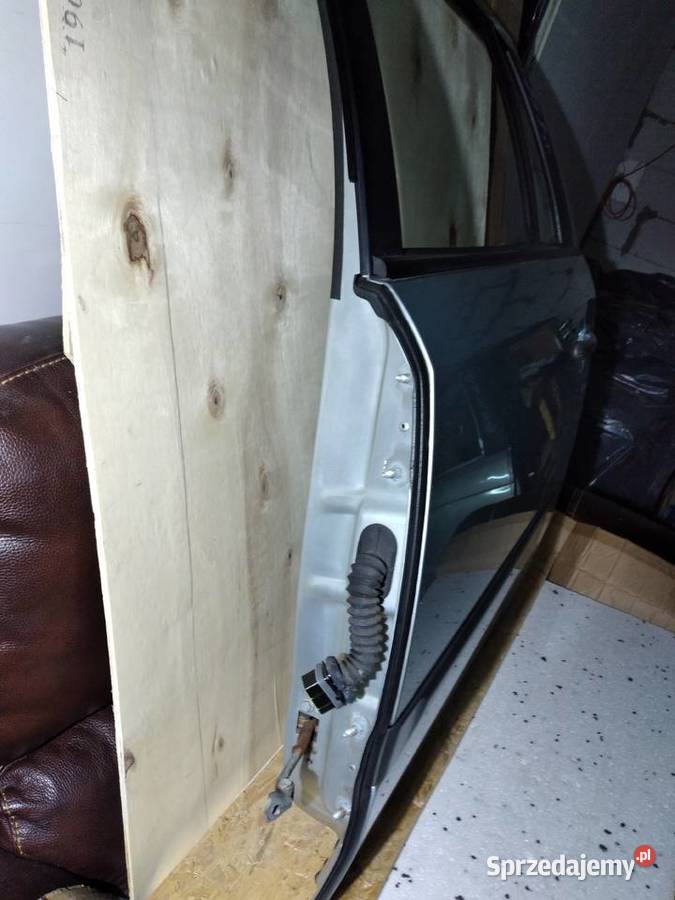 DRZWI RENAULT LAGUNA II TYLNE LEWE KOMBI SILVER Mietków