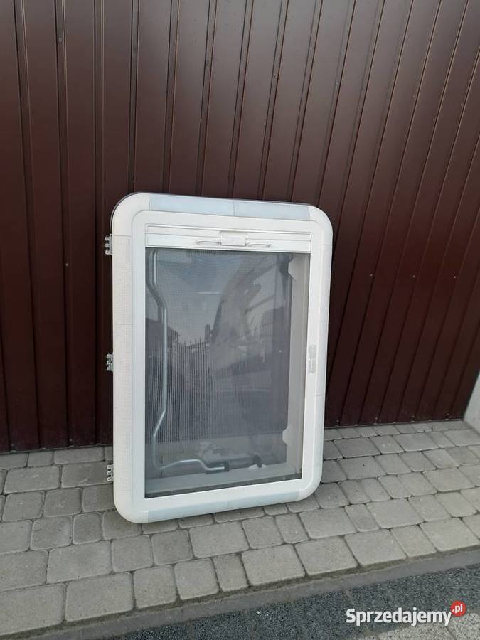 Okno dachowe przyczepa kempingowa kamper Skokowa