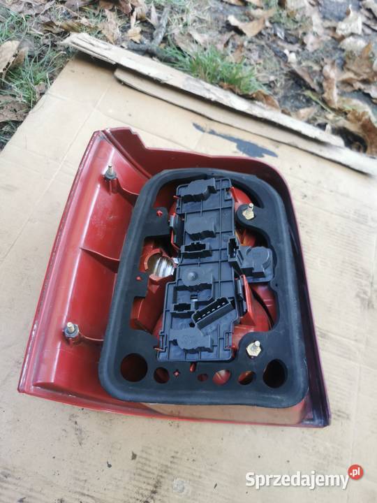 Passat B5 FL lampa lewa tył 3B9945096S kombi Łódź