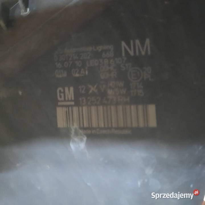 Reflektor prawy Opel Zafira B Stalowa Wola sprzedam