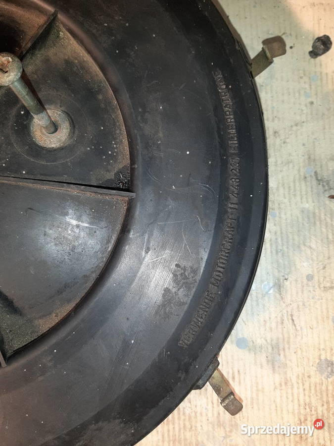 Obudowa fitra powietrza stary Ford V6 79 TF96 Lublin