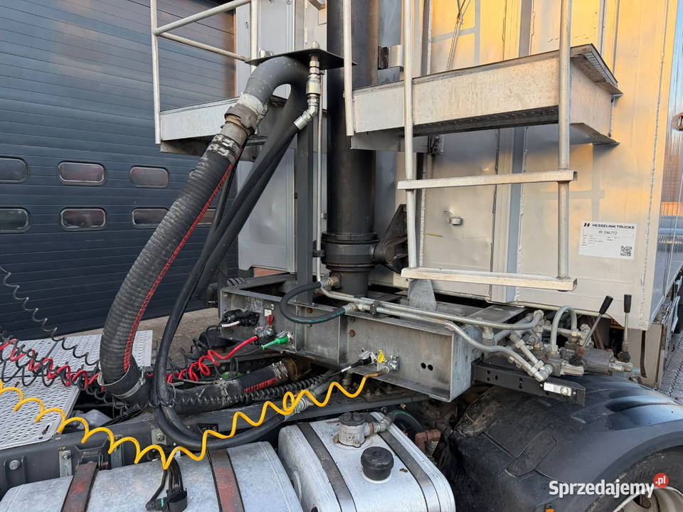 3 osiowa naczepa wywrotka z wydmuchem do paszy Warszawa