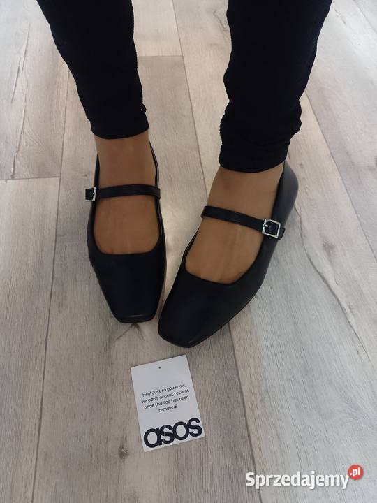 41 Czarne baleriny wieczorowe z zapięciem z małopolskie Kraków