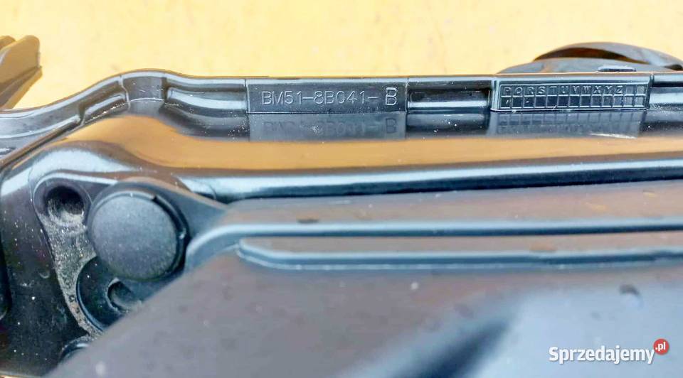 FORD FOCUS MK3 PAS PRZEDNI OKULAR BM518B041B Radom