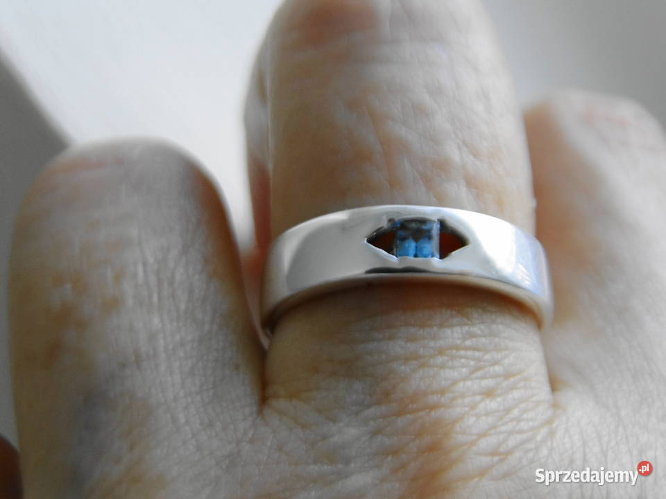Śliczny pierścionek srebro i błękitna cyrkonia Warszawa