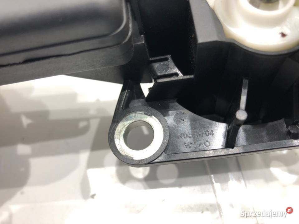 KLAMKA KLAPY TYŁ DACIA DUSTER 906062426R Klapy bagażnika podkarpackie