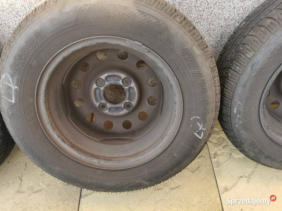 Opony letnie z felgami Ford Sienno