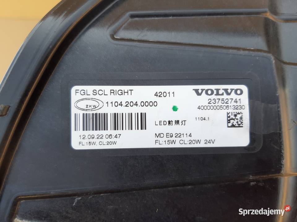 VOLVO FH5 HALOGEN PRAWY LAMPA LED 23752741