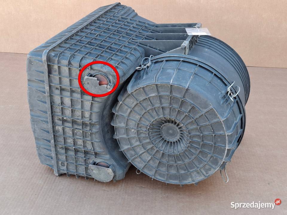 IVECO EUROCARGO OBUDOWA FILTRA POWIETRZA Bieleń