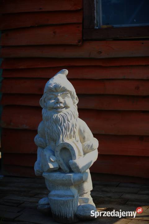 Figury rzeźby ogrodowe krasnal kowal