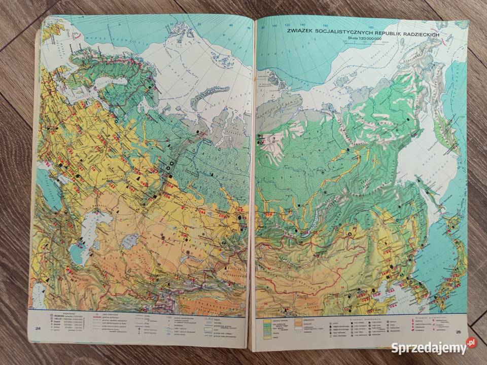 Atlas geograficzny Polska Kontynenty Świat Rok wydania 1983