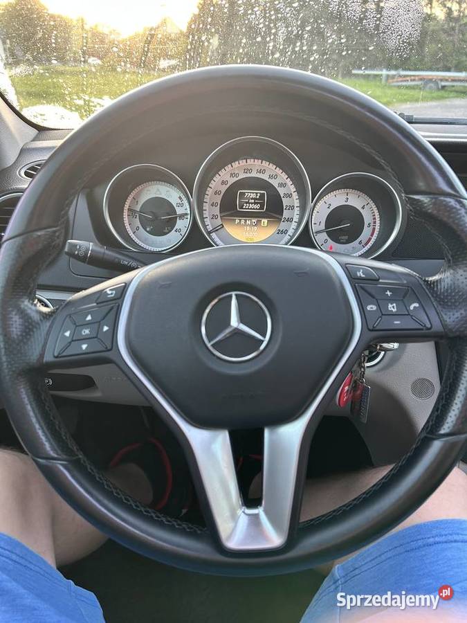 Mercedes Benz W204 Rok produkcji 2011 Klasa C Małastów sprzedam