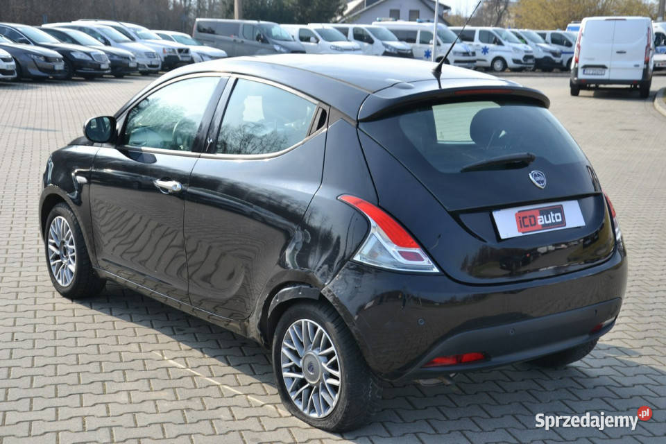 Lancia Ypsilon 12 benzynka 70 klimatyzacja fajny Kęty