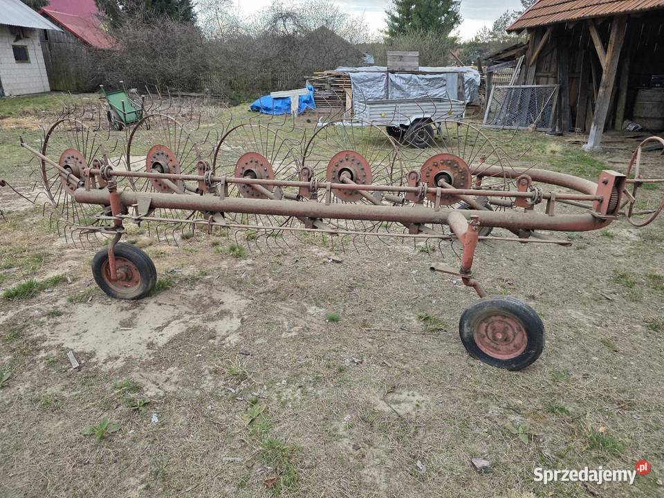 zgrabiarka gwiazdowa grabarka 7 gwiazdowa Zgrabiarki i przetrząsacze Maszyny rolnicze świętokrzyskie Czerwona Wola