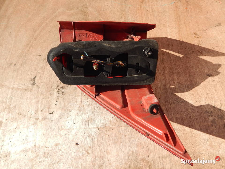LAMPA LEWA TYŁ TYLNA PEUGEOT 1007 VALEO Lampy tylne sprzedam