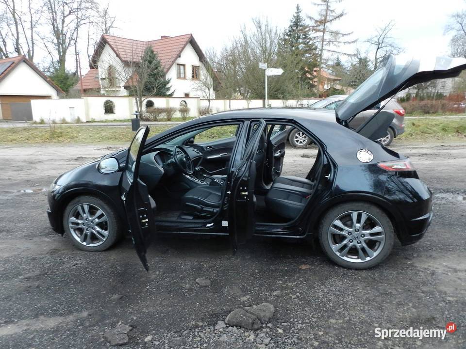 Honda Civic VIII piękne Czarne UFO 18 stan 175000km wielkopolskie Puszczykowo