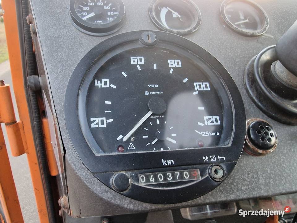 Pojazd komunalny Hansa zamiatarka