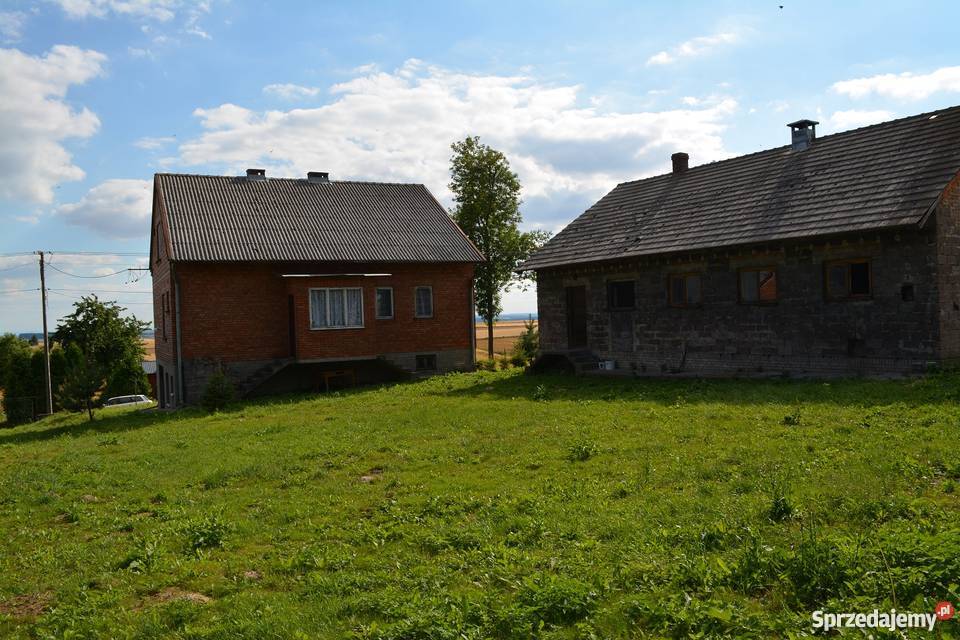 Dom z budynkami gospodarczymi na działce 110ha Liczba pokoi 3