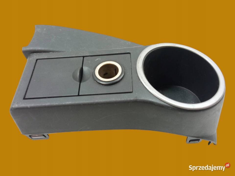 UCHWYT NA KUBEK GNIAZDO AUX KPL DF7164471 Mazda Rok produkcji 2008