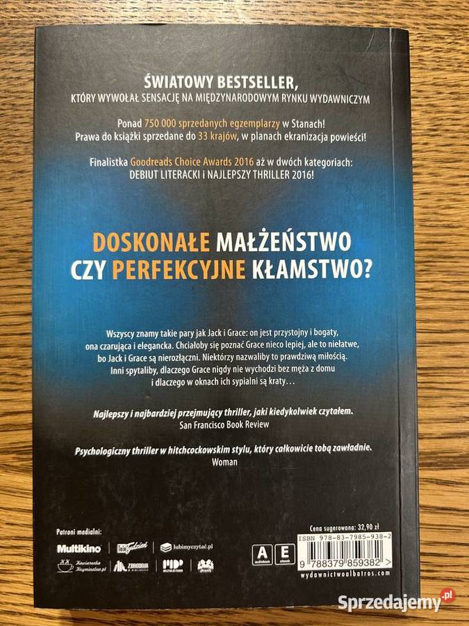 zamkniętymi drzwiami BA Paris