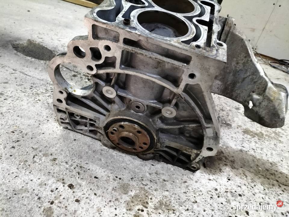 Blok silnika słupek BMW E87 116i części Blok silnika Pińczów sprzedam