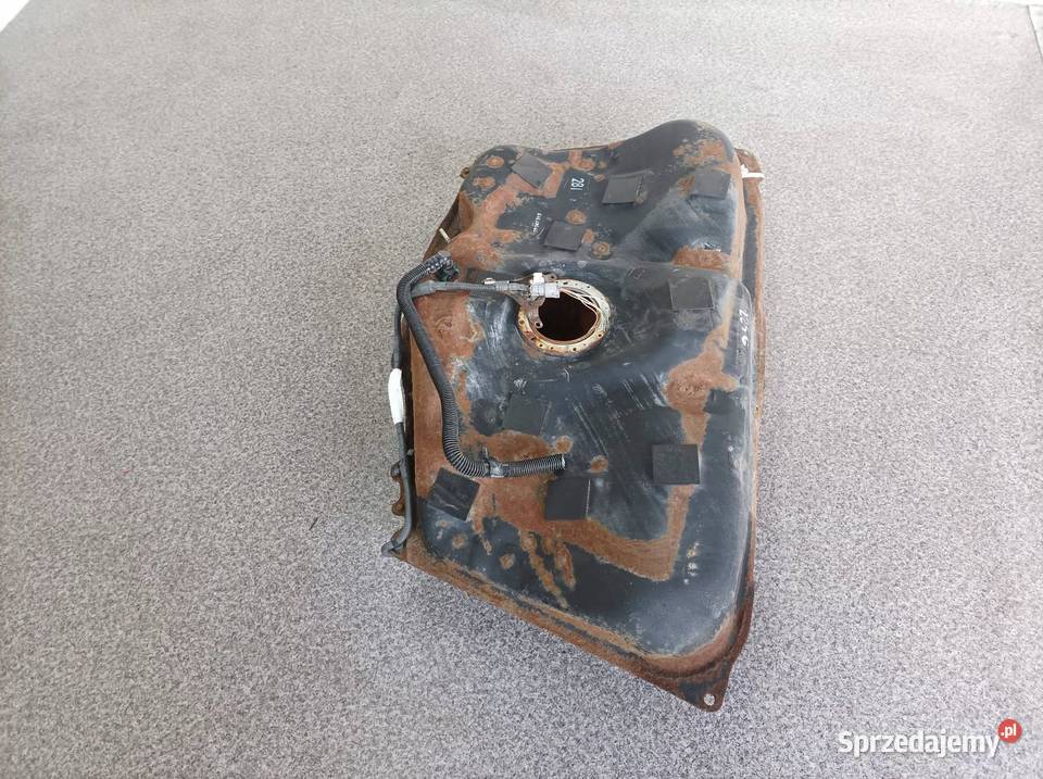 ZBIORNIK PALIWA BAK 24 B Toyota Scion TC I