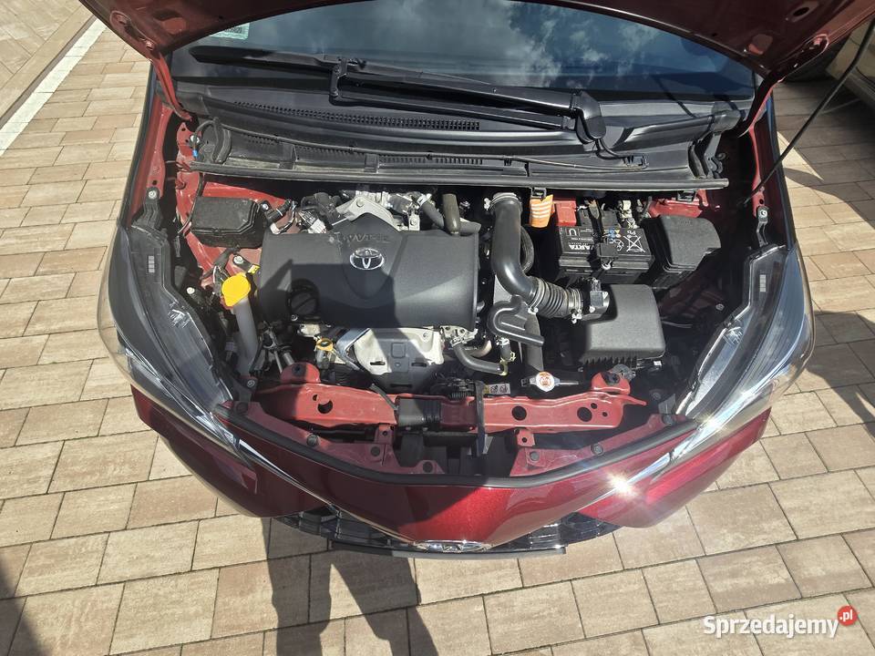 TOYOTA YARIS 15 SELECTION sprzedaje osoba