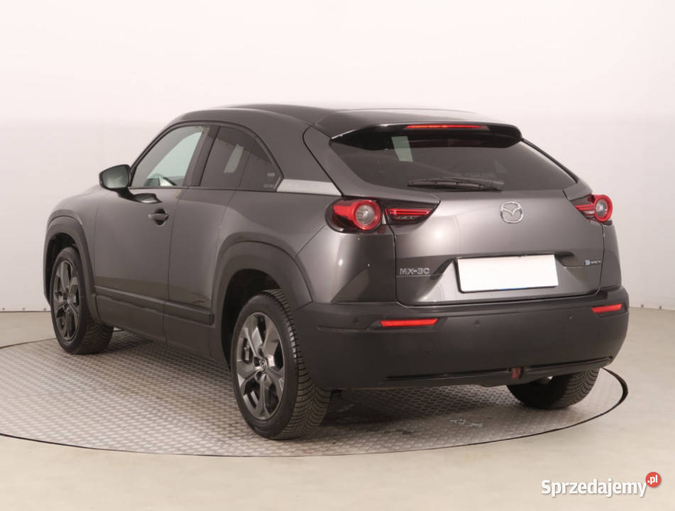 Mazda MX30 eSkyactiv światła do jazdy dziennej