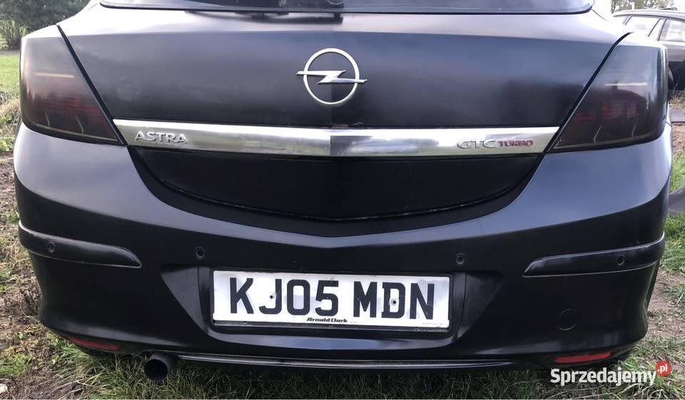 zderzak tył czarny z20r Opel Astra h Gtc osobowe Pułtusk