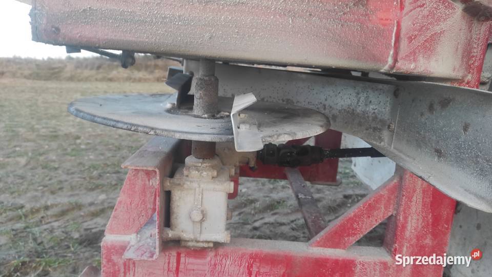 rozsiewacz nawozu Strumyk Tytan 600l wielkopolskie Kostrzyn
