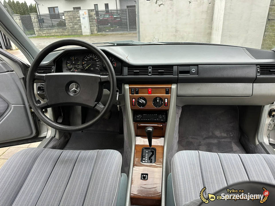 MercedesBenz W124 26 automat 26 benzyna 6 2600cm3 Stok Lacki