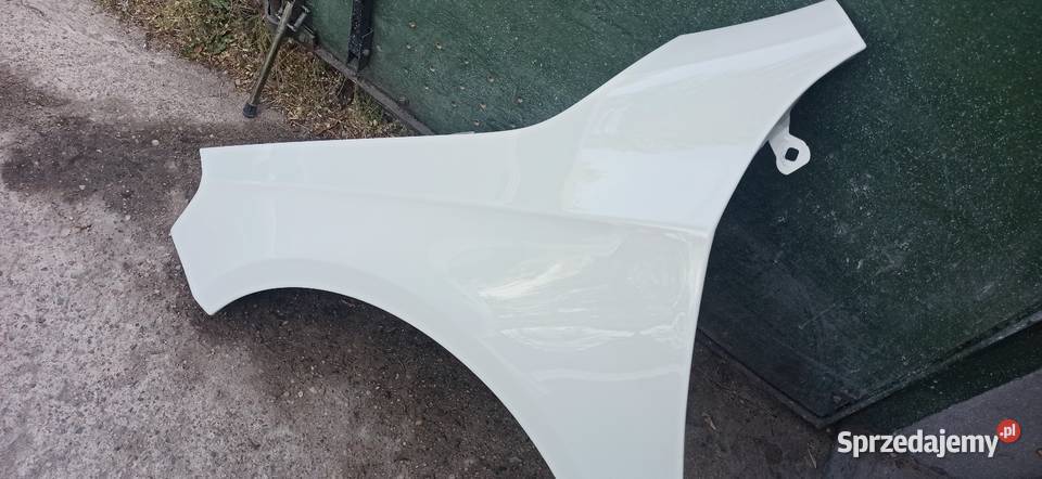 Błotnik lewy Mercedes w176 osobowe sprzedam