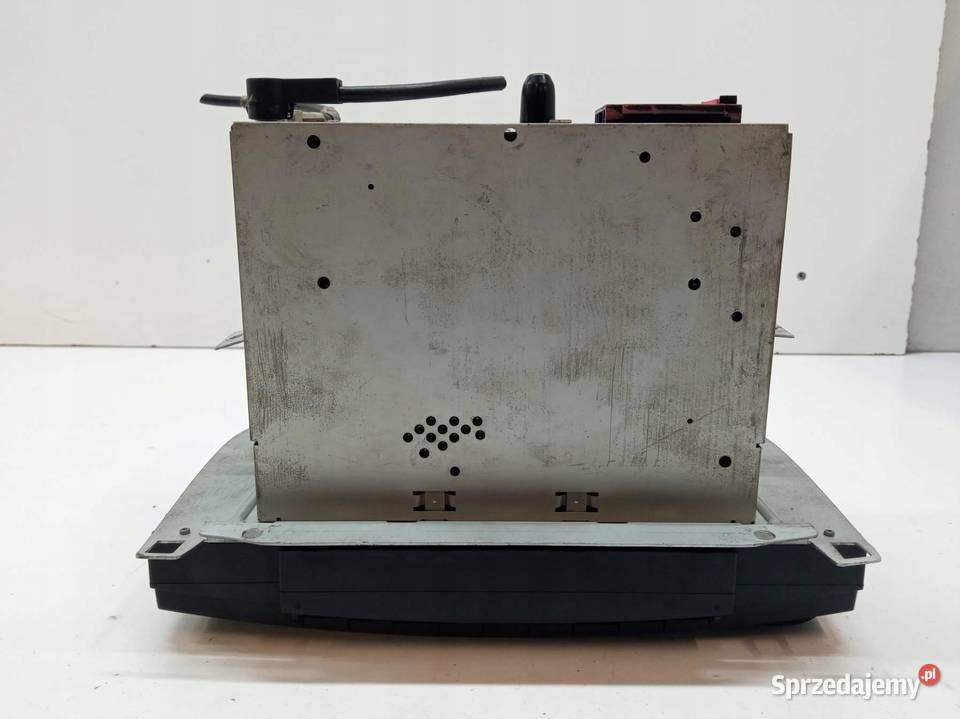 RADIO 8618001723 MercedesBenz Sklasa IV 19982005 Rok produkcji 1999