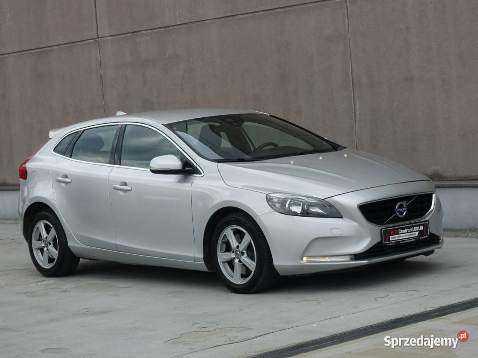 Volvo V40 20 D3 150AutomatWirtual kokpitNowy bluetooth V40 Lublin