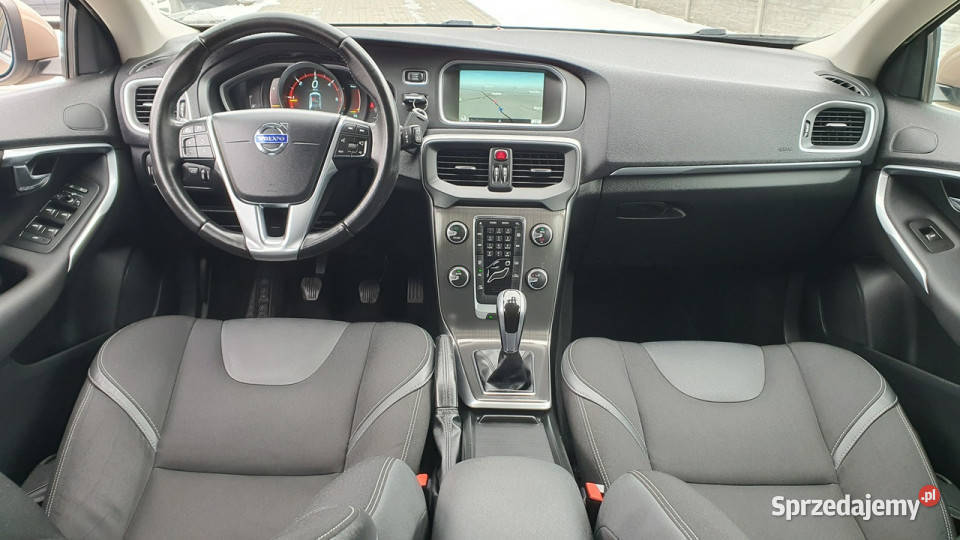 Volvo V40 20 D2 120 Momentum NAVI Półskóra VAT marża Chmielnik