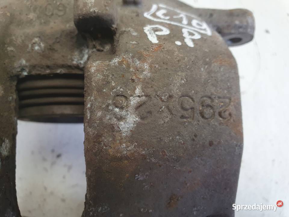 Mercedes W204 PRZEDNI ZACISK HAMULCOWY prawy Rudka