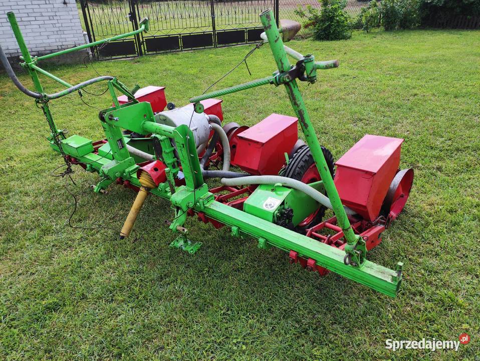 Siewnik pnęumatyczny do kukurydzy Starogród