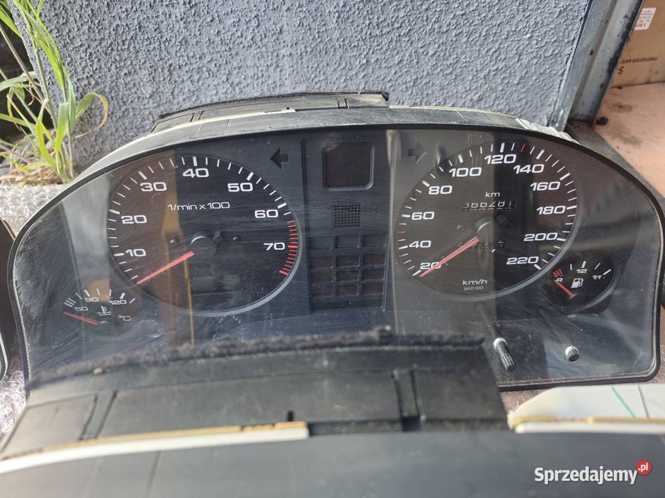 Licznik Audi 80 B4 benzyna 20 UN4 Chojnów