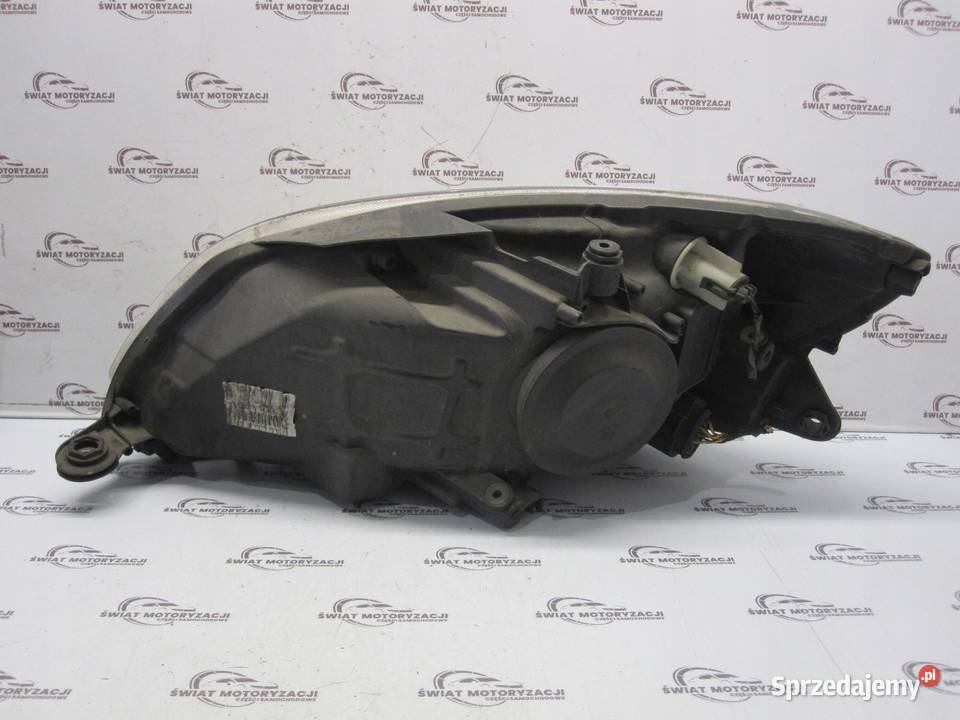 SKODA FABIA II 10r lampa prawa przód ANGLIK osobowe
