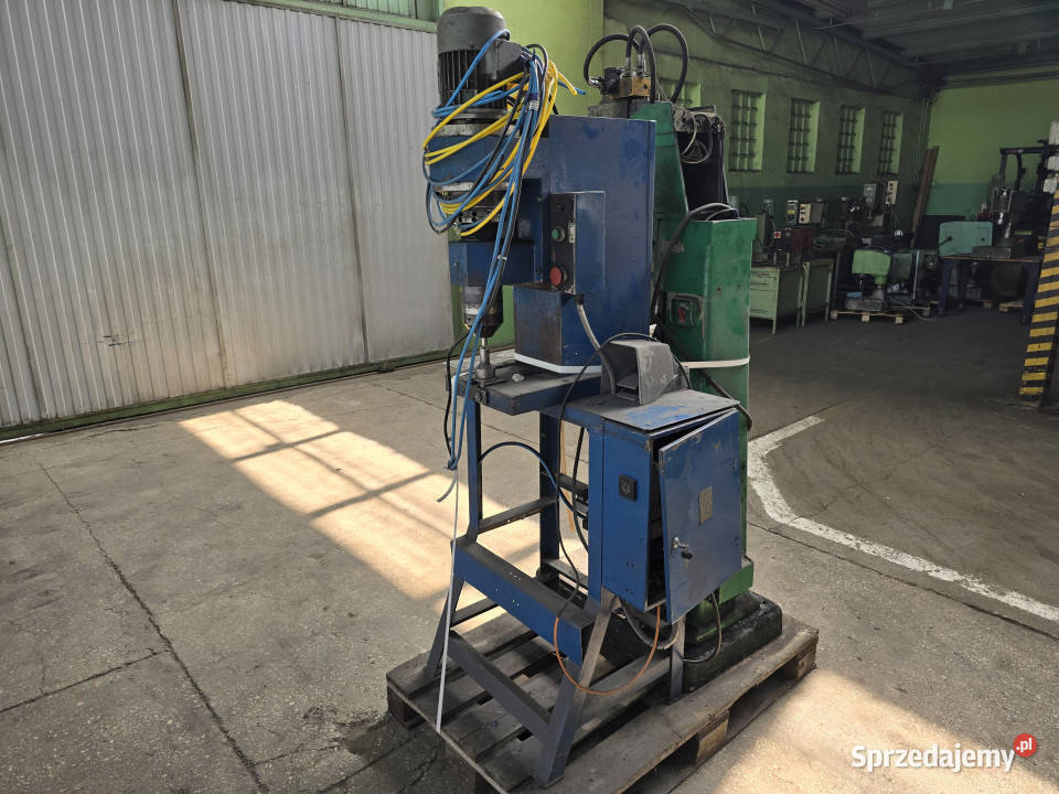 Nitownica radialna TEKOMA 16 nity do 16 mm 22 Maszyny budowlane