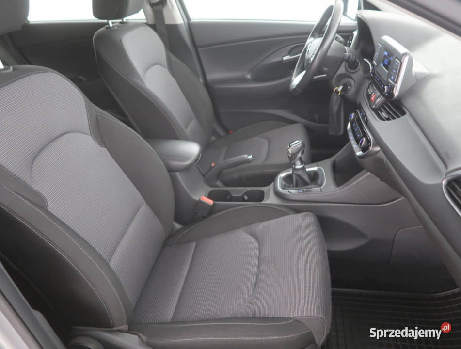 Hyundai i30 10 TGDI srebrny Bielany Wrocławskie sprzedam