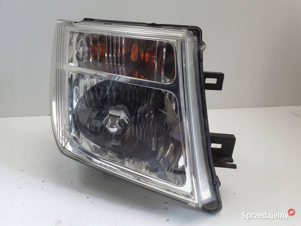 LAMPA PRAWA Nissan Pathfinder R51 Navara D40 III